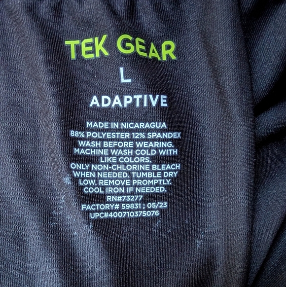 Tek Gear Adaptive Long Sleeve Performance Tee Color: Black, Size: LARGE (EUC) - Picture 6 of 8